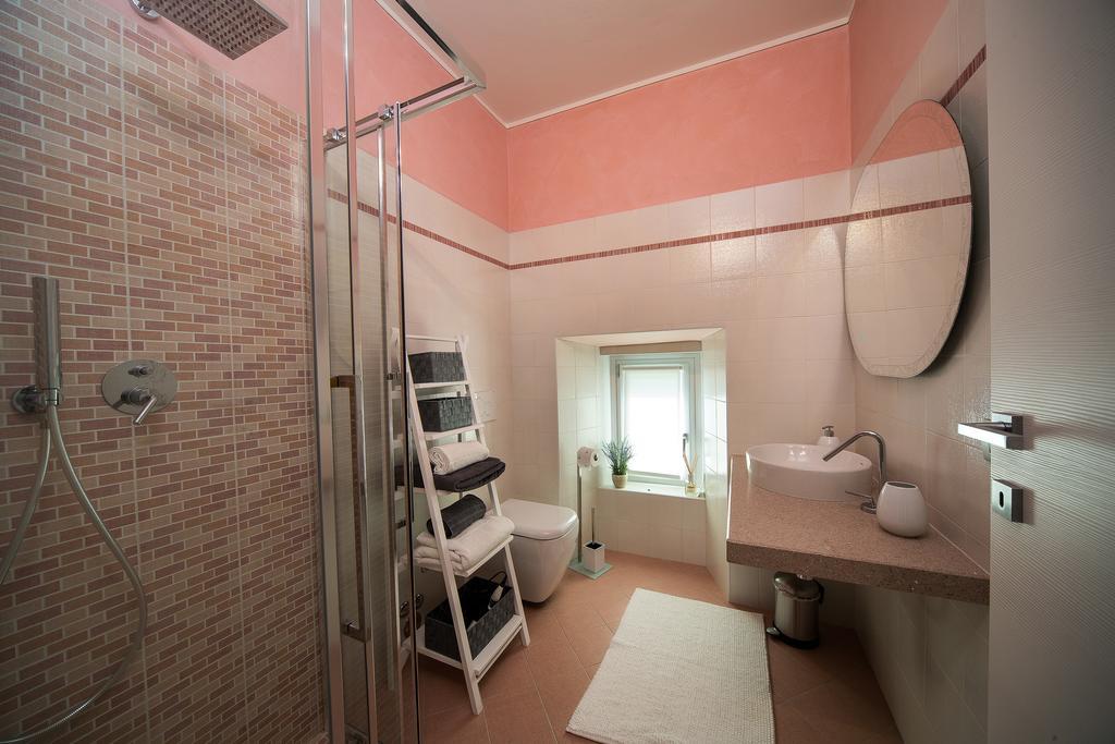 Il Portico Apartment Бавено Екстериор снимка