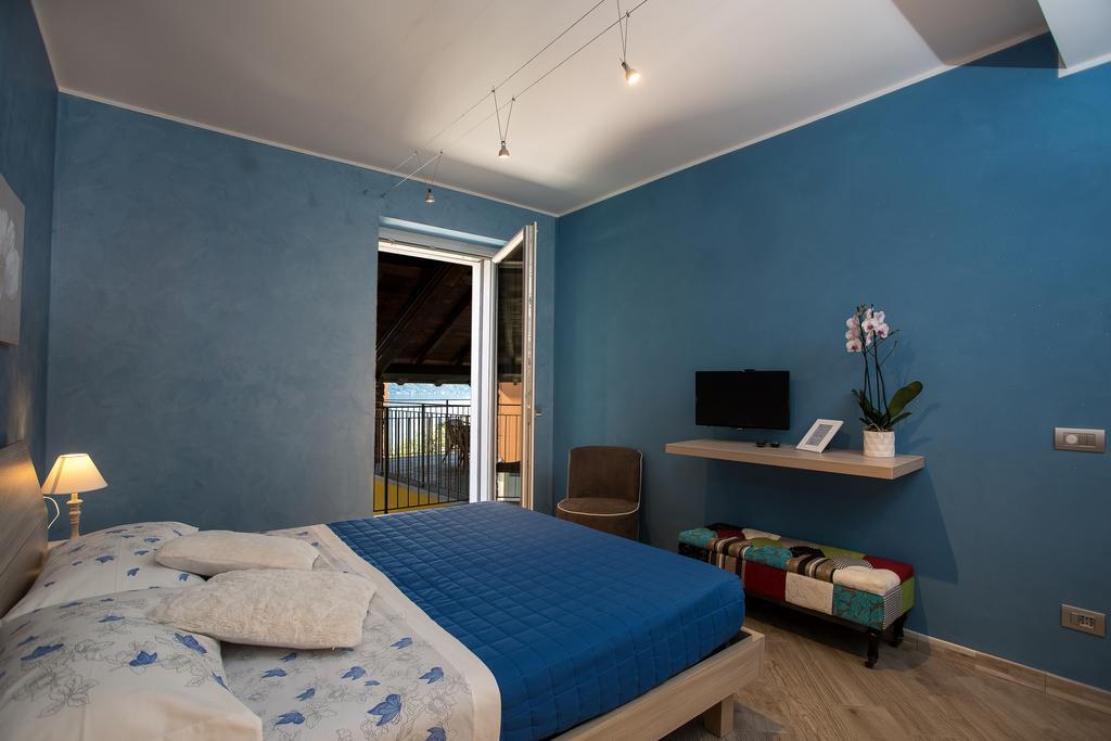Il Portico Apartment Бавено Екстериор снимка